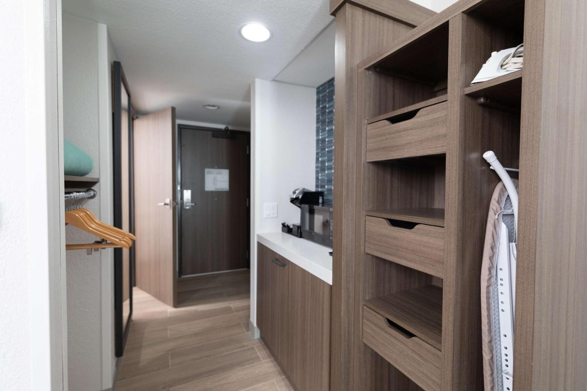 Hilton Garden Inn Des Moines Airport Eksteriør billede
