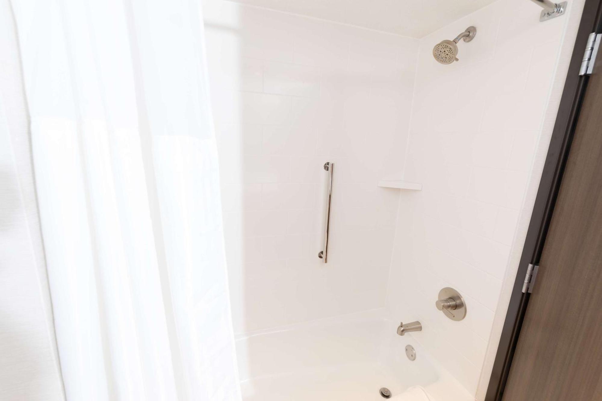 Hilton Garden Inn Des Moines Airport Eksteriør billede